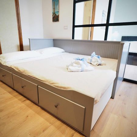 Studio Sottoripa 87A Di Fronte All'Acquario - Genovabnb It Exteriör bild